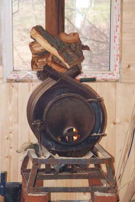 Nous fabriquons un four Buleryan de nos propres mains: une classe de maître sur la fabrication d'un poêle miracle