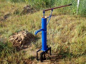 Comment remplir un puits autour d'un tuyau