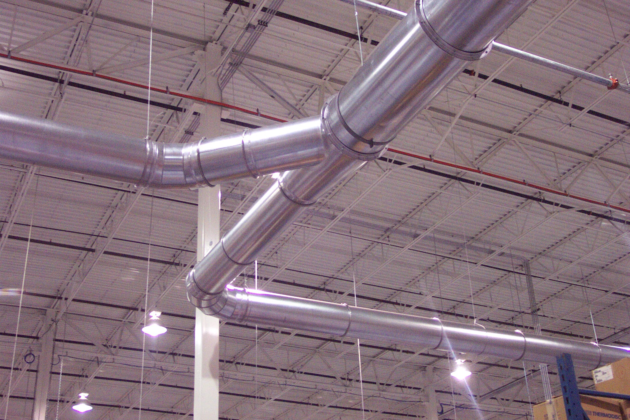 Conduits d'air en plastique pour hotte de cuisine: règles d'installation