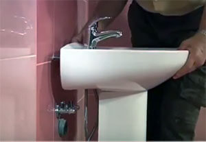 Comment installer soi-même un évier tulipe: une instruction étape par étape