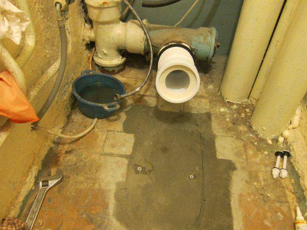 Installer une toilette sur un sol en bois: instructions étape par étape et analyse des caractéristiques d'installation