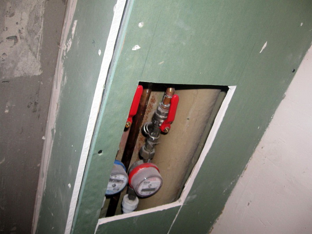 Comment cacher les tuyaux dans la salle de bain : un aperçu des meilleures façons