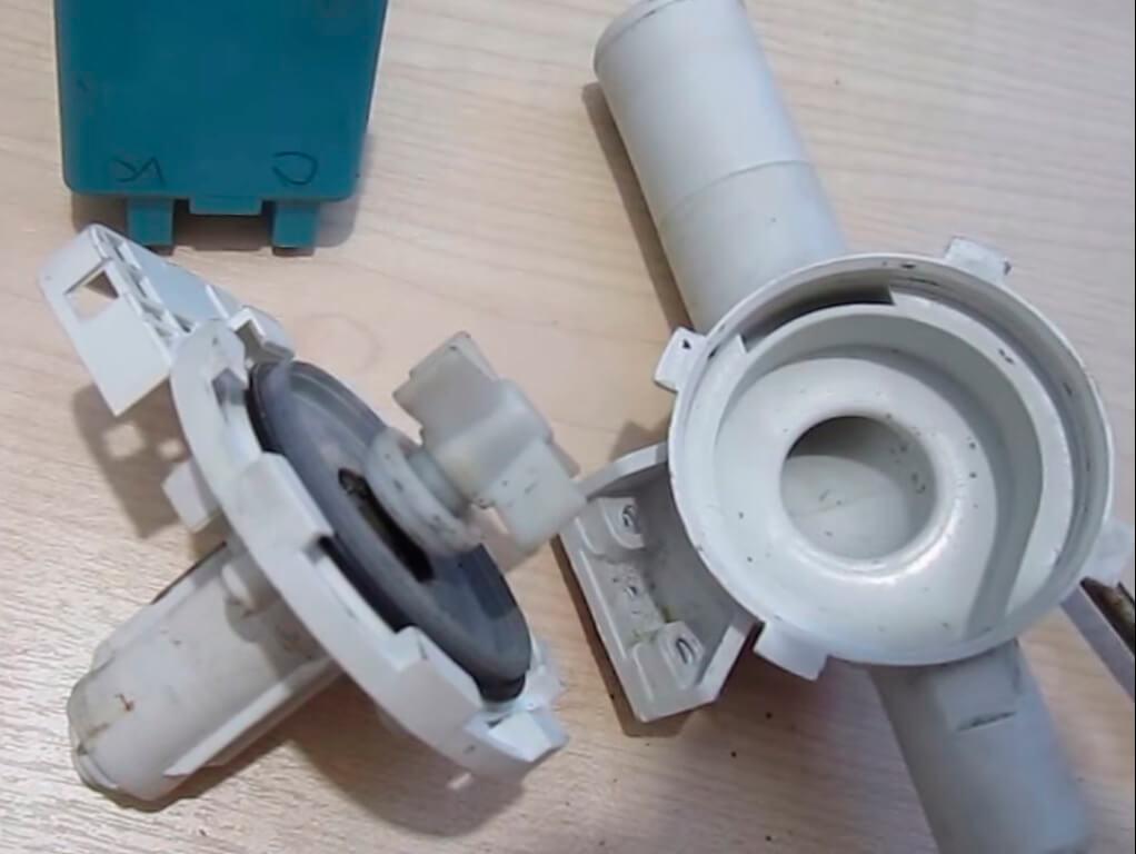 Remplacement de la pompe de vidange (pompe) sur tous les modèles de machines à laver