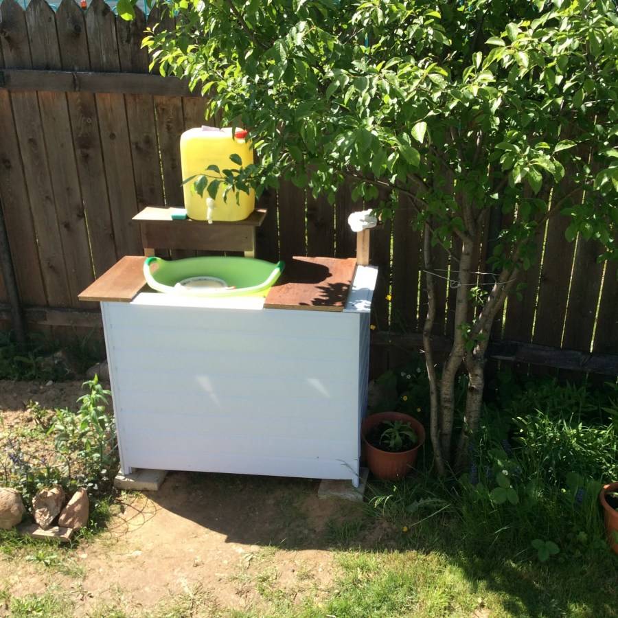 Lavabo à faire soi-même dans le pays: comment et à partir de quoi faire