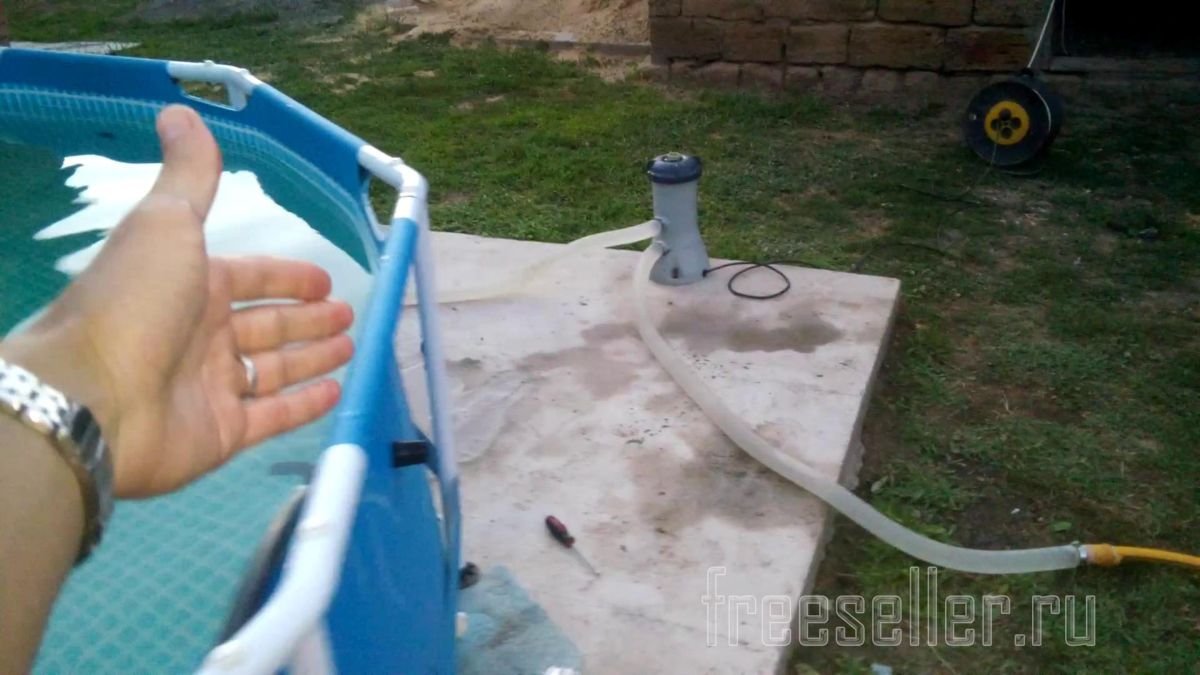 Chauffage de l'eau dans la piscine à la campagne: méthodes de chauffage de l'eau, fabrication d'un capteur solaire de vos propres mains