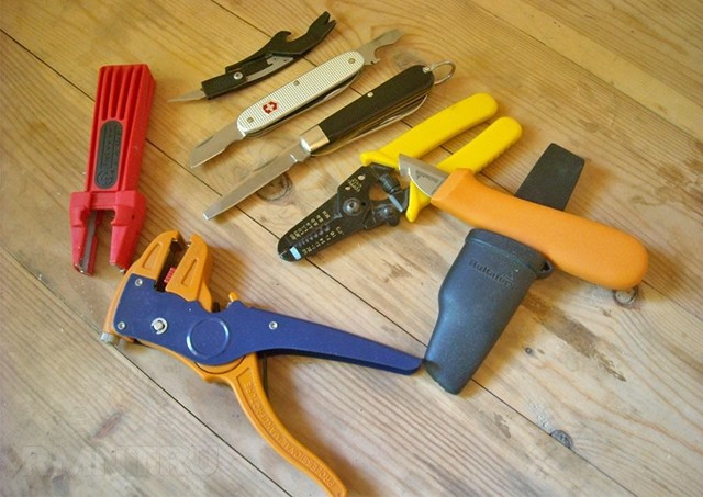 Dénudage des fils : outil, fils fins, dénuder rapidement l'isolant