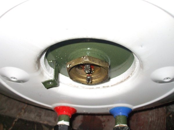 Comment changer vous-même le chauffage du chauffe-eau: instructions étape par étape