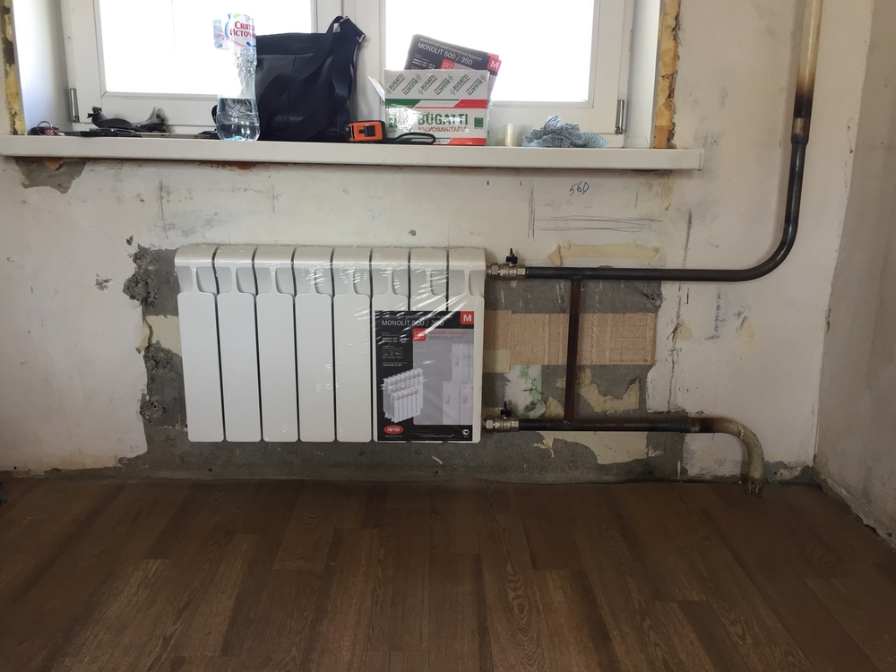 Remplacement des radiateurs de chauffage : comment changer les vieilles batteries d'un appartement par des neuves