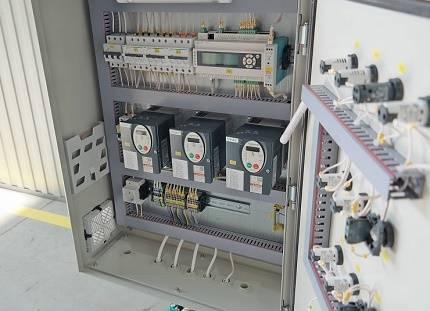 Armoire de commande de pompe : types, schémas de connexion, aperçu des modèles populaires