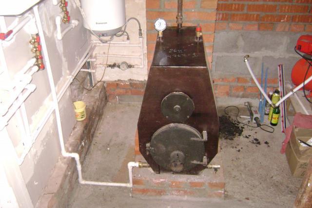 Chaudières à bois à combustion longue à faire soi-même: dessins, schémas