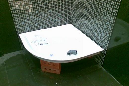 Comment choisir et installer un receveur de douche plat ?