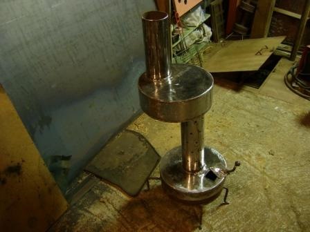 Poêle à faire soi-même dans le garage au bois: comment fabriquer et installer, dessins, photos et vidéos