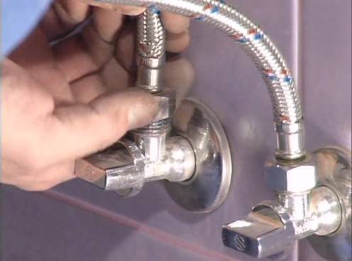 Comment installer une toilette avec une sortie oblique: notice technique détaillée