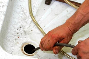 Comment nettoyer les tuyaux d'égout de la graisse: méthodes, moyens