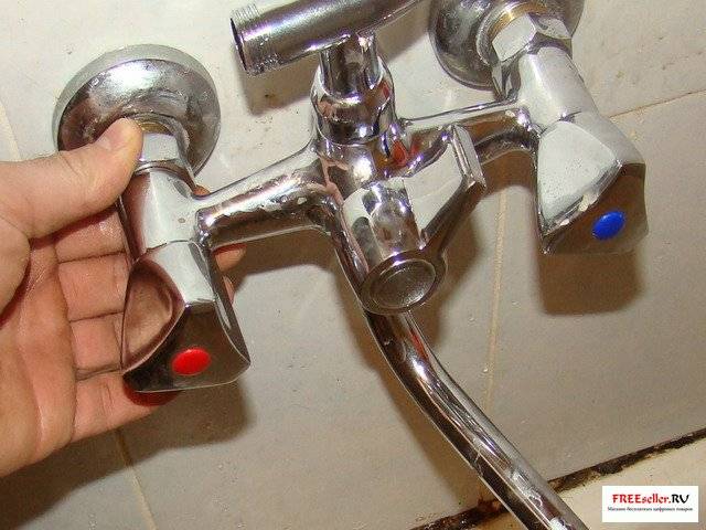 Remplacement du mélangeur: caractéristiques du travail indépendant