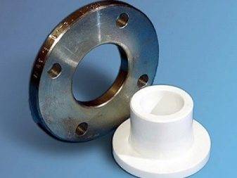 Raccordement de tuyaux en plastique à des tuyaux métalliques: une analyse des meilleures méthodes et des nuances d'installation