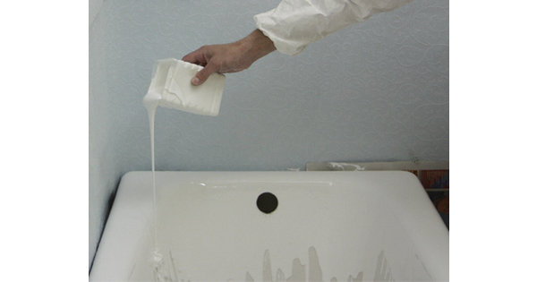 Restauration de baignoires à l'acrylique liquide : comment bien recouvrir une vieille baignoire avec un nouvel émail