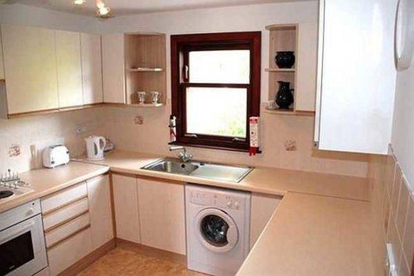 Comment connecter indépendamment la machine à laver à l'alimentation en eau, aux égouts et à l'électricité