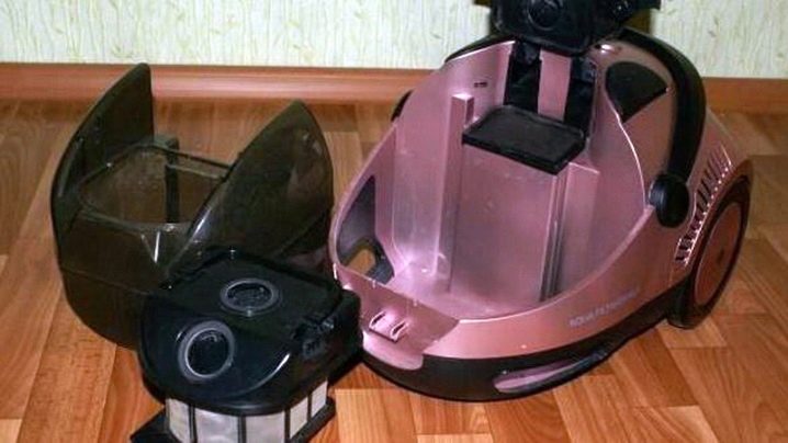 Test de l'aspirateur Vitek VT 1833 : l'aquafiltration à un super prix