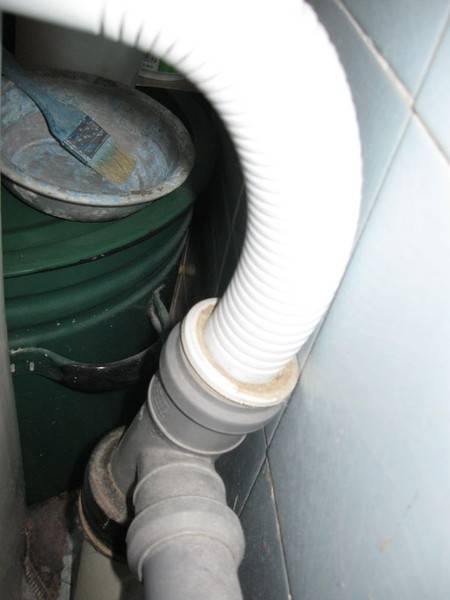 Raccordement d'une machine à laver à l'égout - toutes les méthodes + vidéo