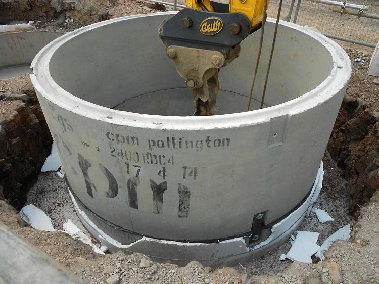 Comment choisir des tuyaux pour un puits - une comparaison des options en acier, en plastique et en amiante-ciment