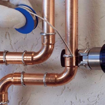 Brûleur à gaz pour souder des tuyaux en cuivre : principaux types de brûleurs + conseils pour les acheteurs potentiels