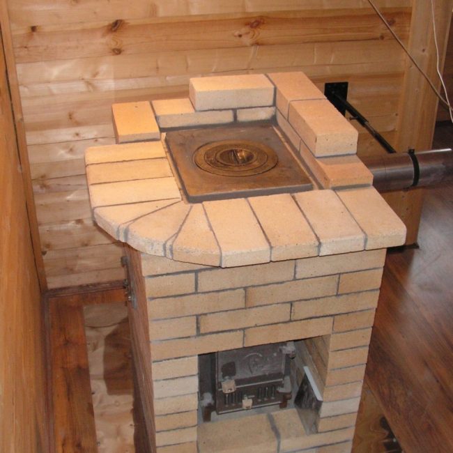 Poêles en fonte pour le chauffage des maisons de campagne
