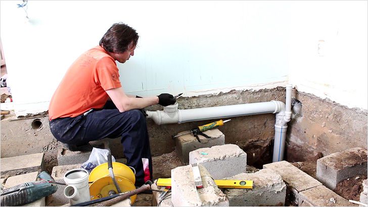 Quelle est la pente du tuyau d'égout est considérée comme optimale dans diverses situations