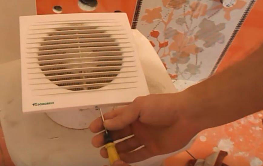 Ventilateurs d'extraction en ligne : caractéristiques des modèles silencieux et installation