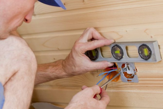 Comment connecter un bloc de prises : règles d'installation et schémas de connexion