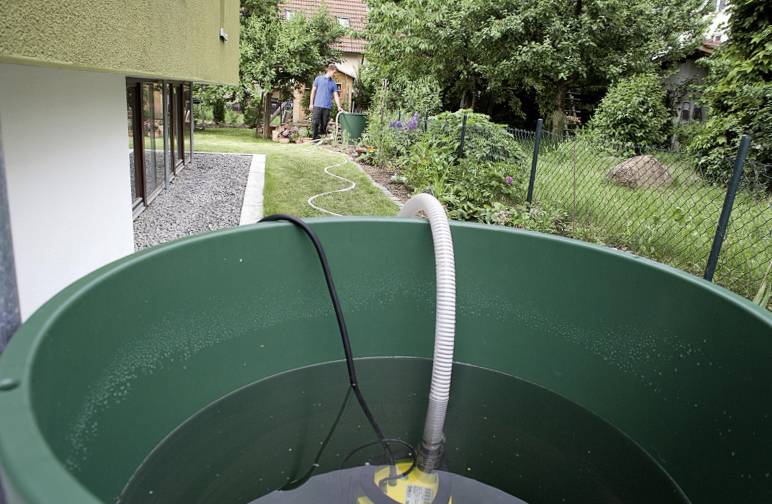 Comment choisir une pompe de jardin pour pomper de l'eau sale: un aperçu comparatif des unités appropriées
