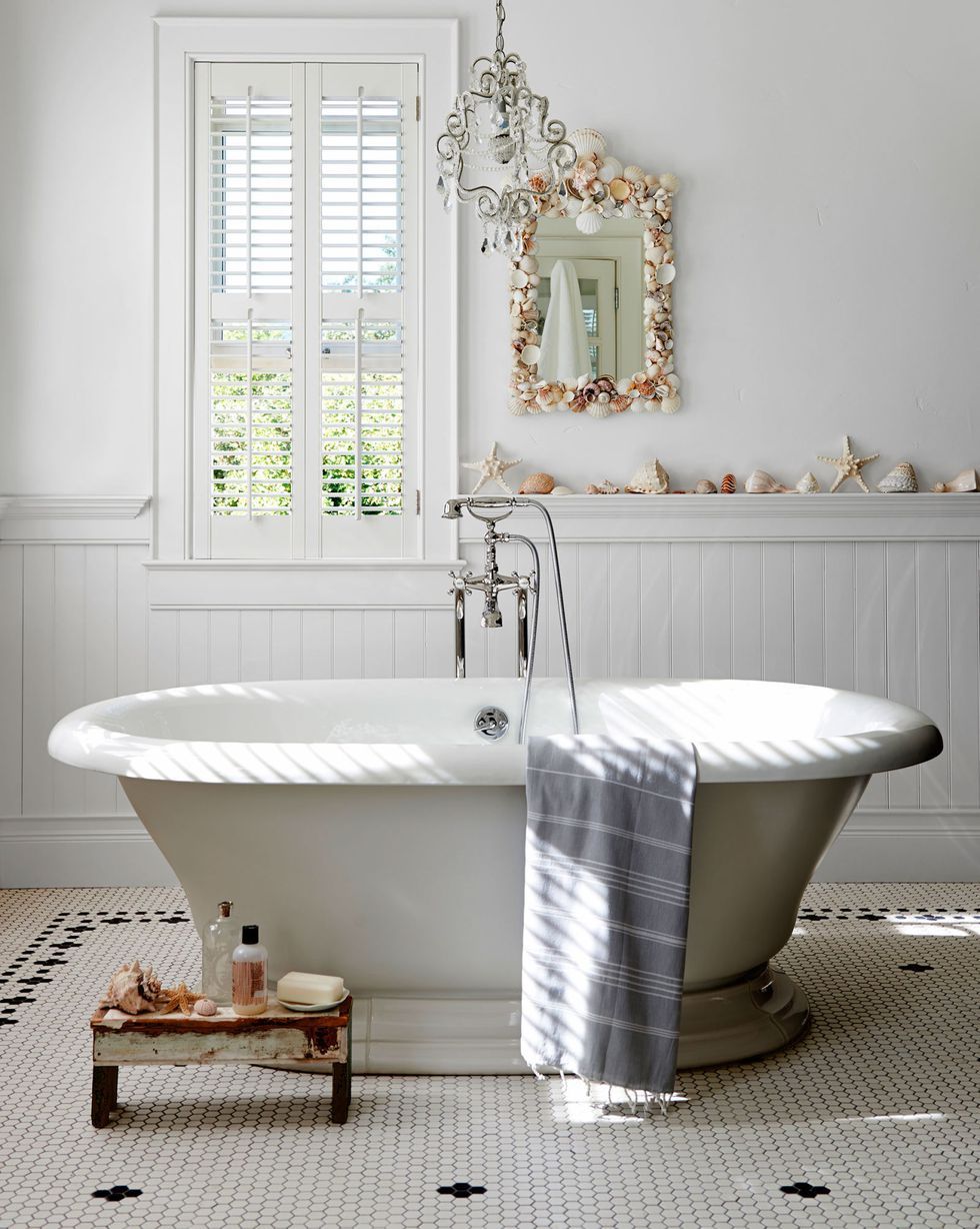 Comment décorer une petite salle de bain : 10 astuces utiles