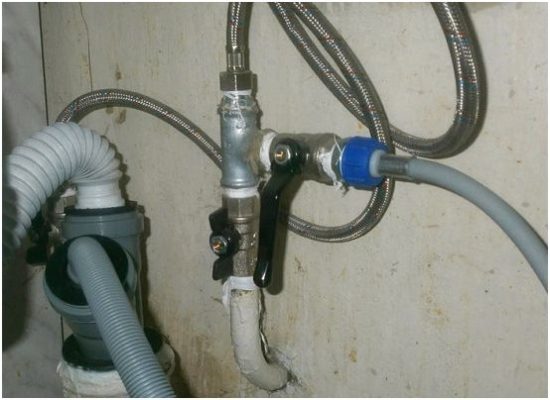 Installation de la machine à laver : instructions d'installation étape par étape + conseils professionnels