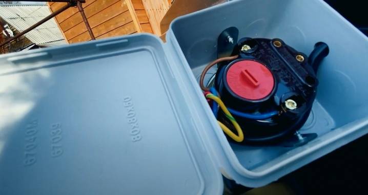 Comment choisir un réservoir pour une douche d'été: une comparaison des différentes options les unes avec les autres