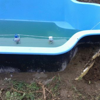 Comment préparer une piscine frame préfabriquée toutes saisons pour l'hiver ?