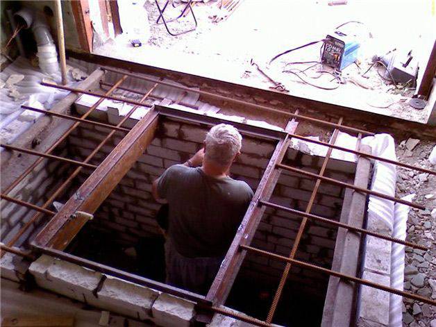 Comment accrocher des outils au mur dans le garage: les meilleures idées + instructions pour fabriquer des systèmes de stockage