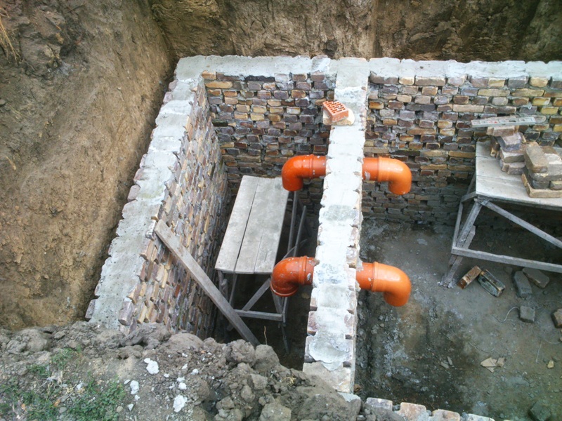 Dispositif de fosse de drainage : schémas, calcul de profondeur, règles de construction