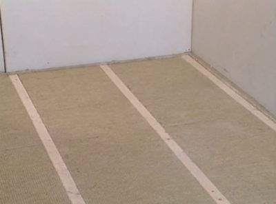 Isolation du sol dans une maison en bois : matériaux pour l'isolation thermique + conseils pour choisir un radiateur