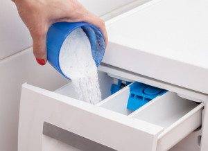 Où remplir la poudre dans la machine à laver et quelle quantité de poudre verser : un équilibre entre efficacité et économies