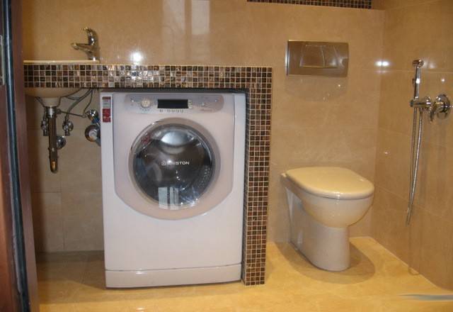 Évier au-dessus de la machine à laver: caractéristiques de conception + nuances d'installation