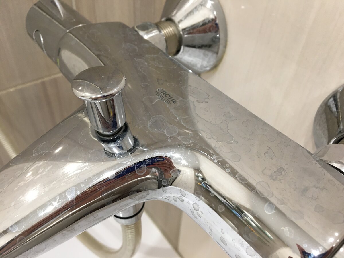 Comment éliminer le calcaire dans la salle de bain - 9 façons pour différents revêtements