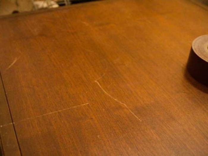 Comment enlever les rayures des meubles à la maison ?