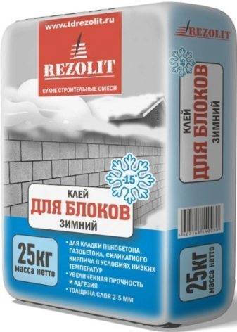 Consommation de colle des parpaings en béton cellulaire au 1m3 : exemples de calculs + conseils pour le choix d'une colle