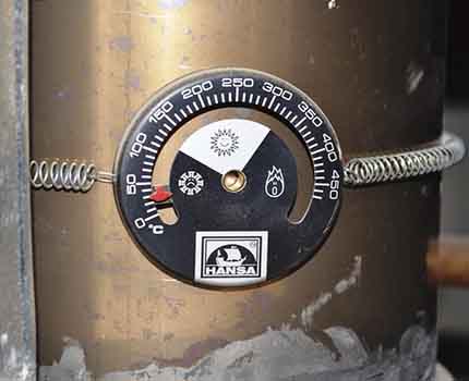 Comment nettoyer une cheminée: un aperçu des 3 meilleures façons de nettoyer une cheminée de la suie