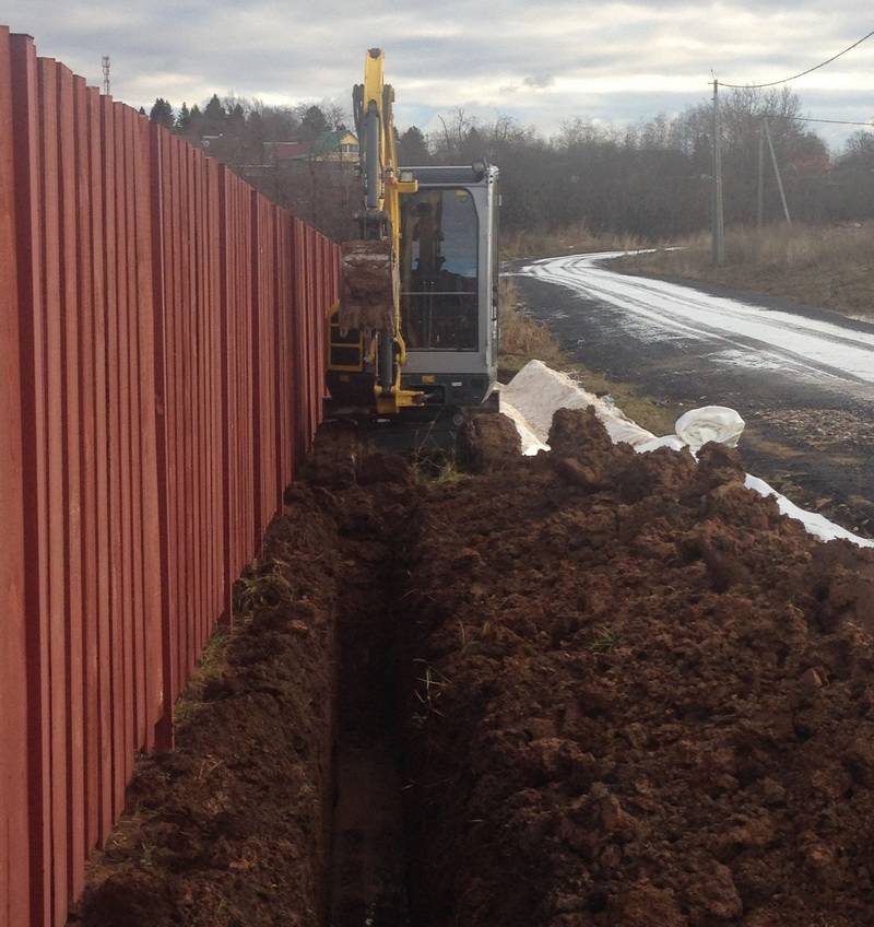 Comment faire de la plomberie dans le pays de vos propres mains: règles de pose, d'installation et d'aménagement