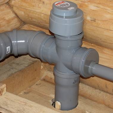 Dispositif d'assainissement dans le pays: comparaison de 3 options différentes les unes avec les autres