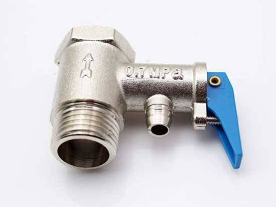 Installation et raccordement d'un chauffe-eau à faire soi-même