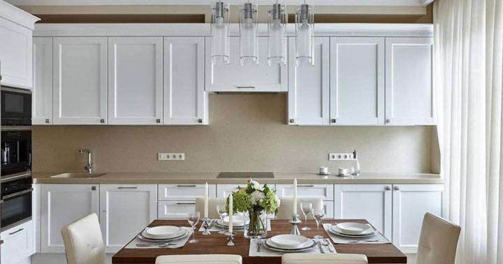 Prises encastrées dans le plan de travail : variétés, caractéristiques + conseils pour choisir et installer