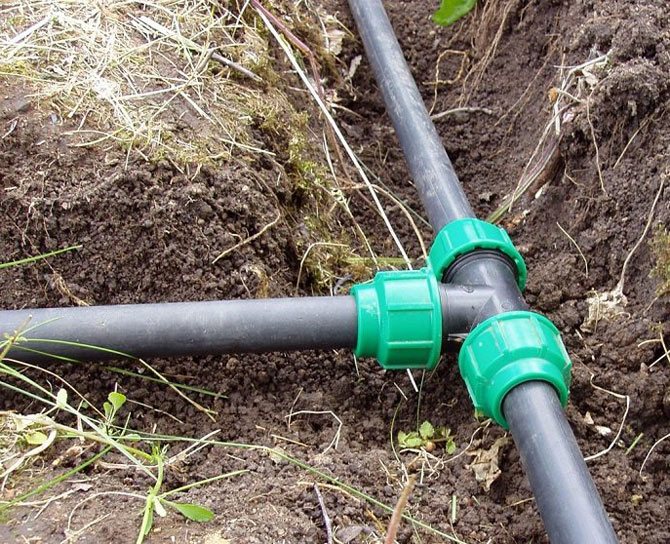 Approvisionnement en eau d'été à partir d'un puits: options et schémas d'appareils