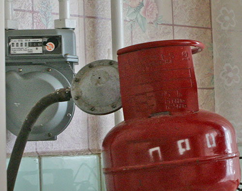 Comment connecter une bouteille de gaz à une cuisinière à gaz: exigences et procédure de connexion